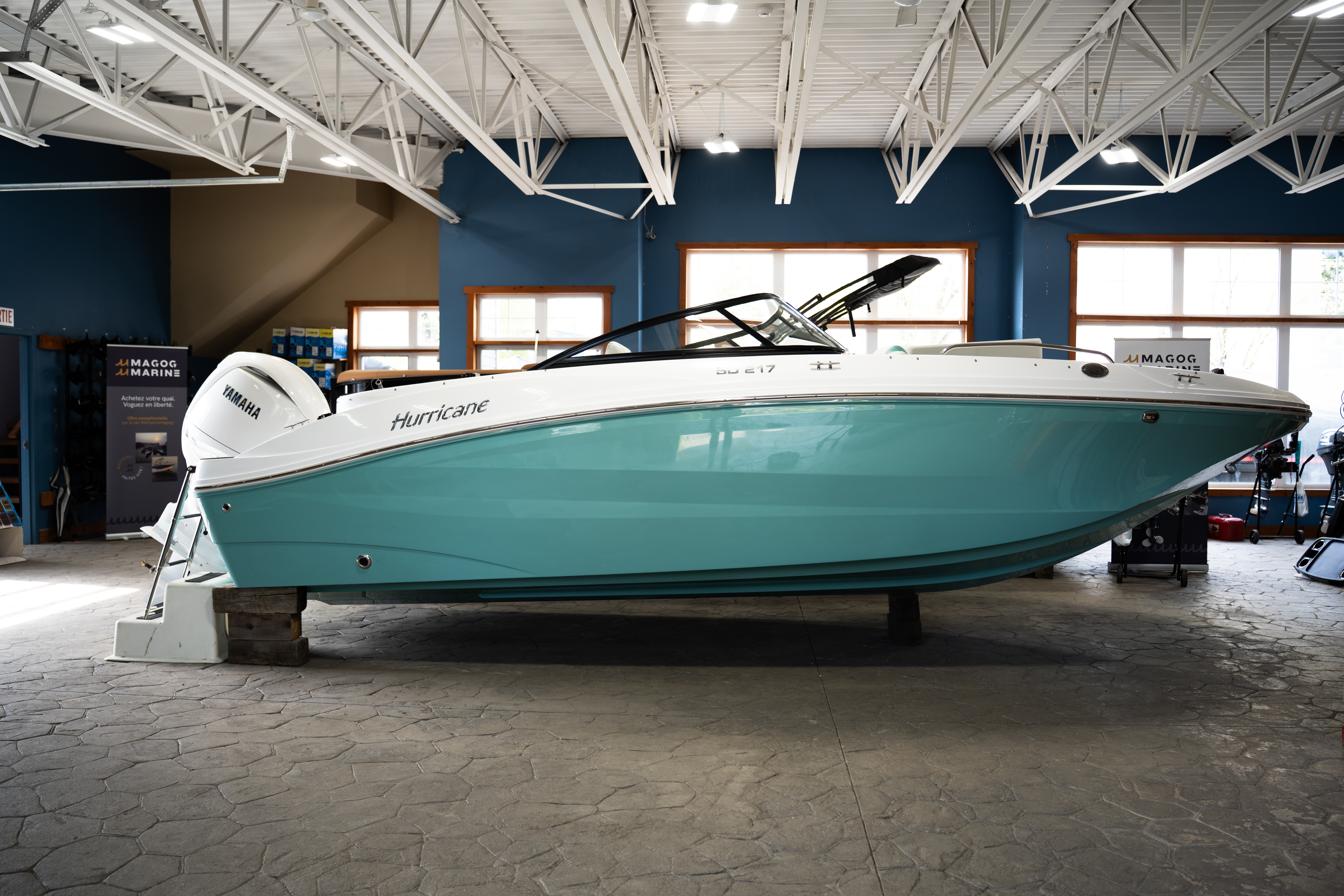Hurricane Sundeck 217-OB